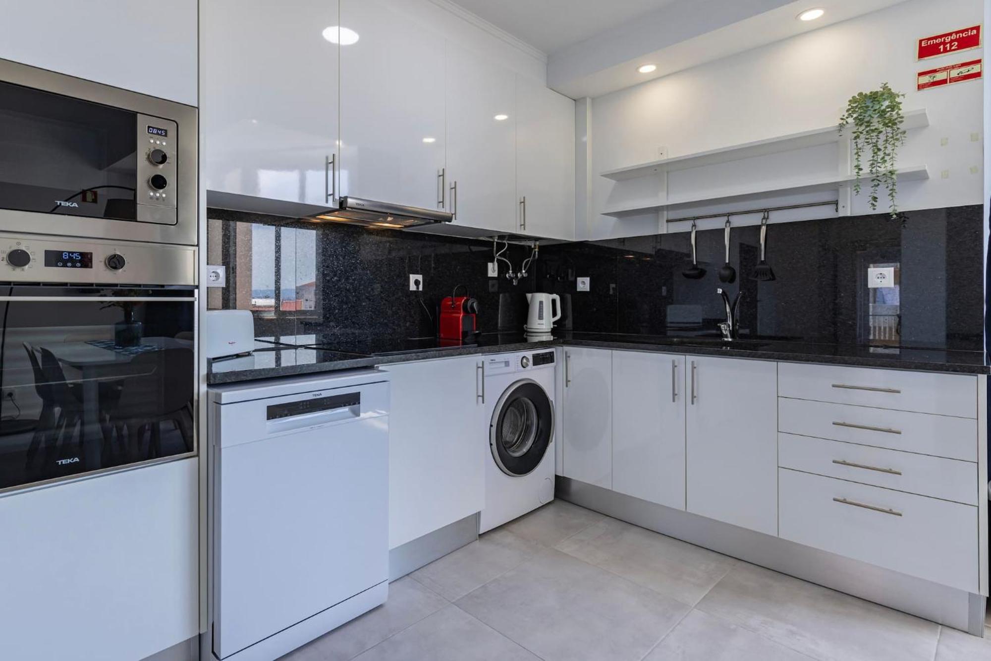 Urban Elegance Apartment Алмада Екстериор снимка