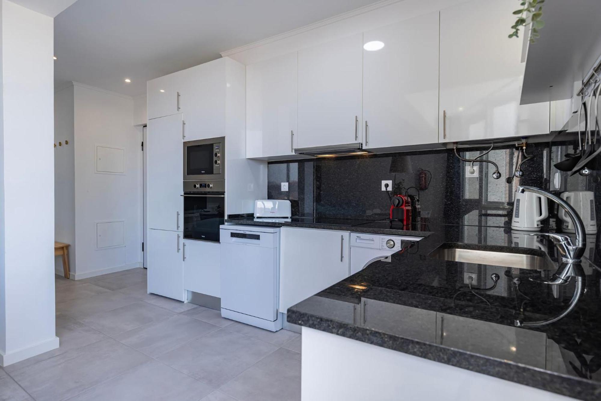 Urban Elegance Apartment Алмада Екстериор снимка