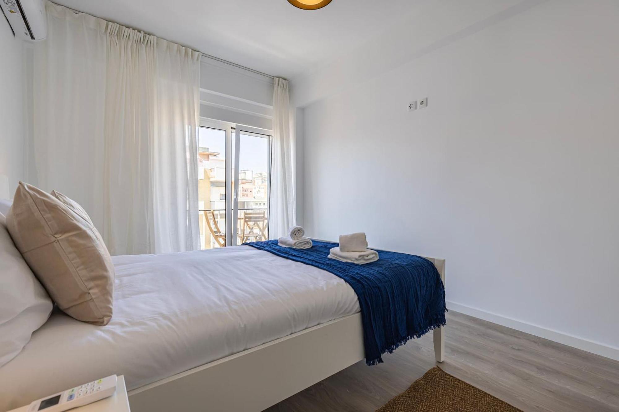 Urban Elegance Apartment Алмада Екстериор снимка