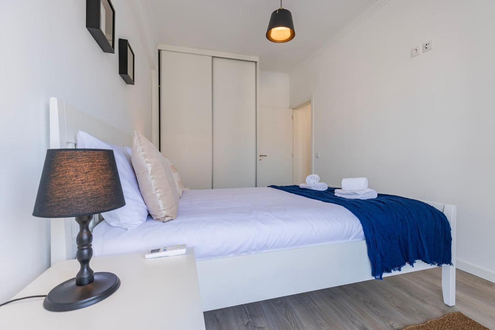 Urban Elegance Apartment Алмада Екстериор снимка