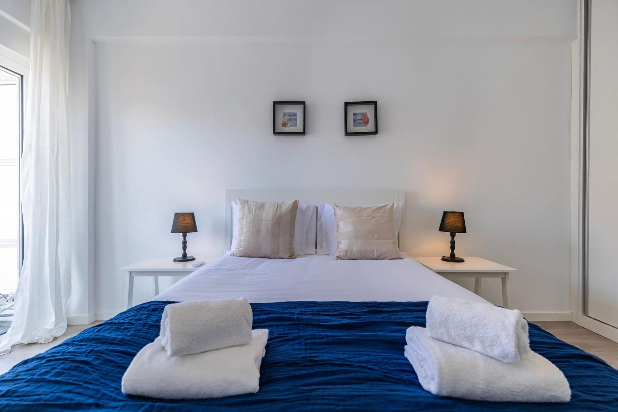 Urban Elegance Apartment Алмада Екстериор снимка