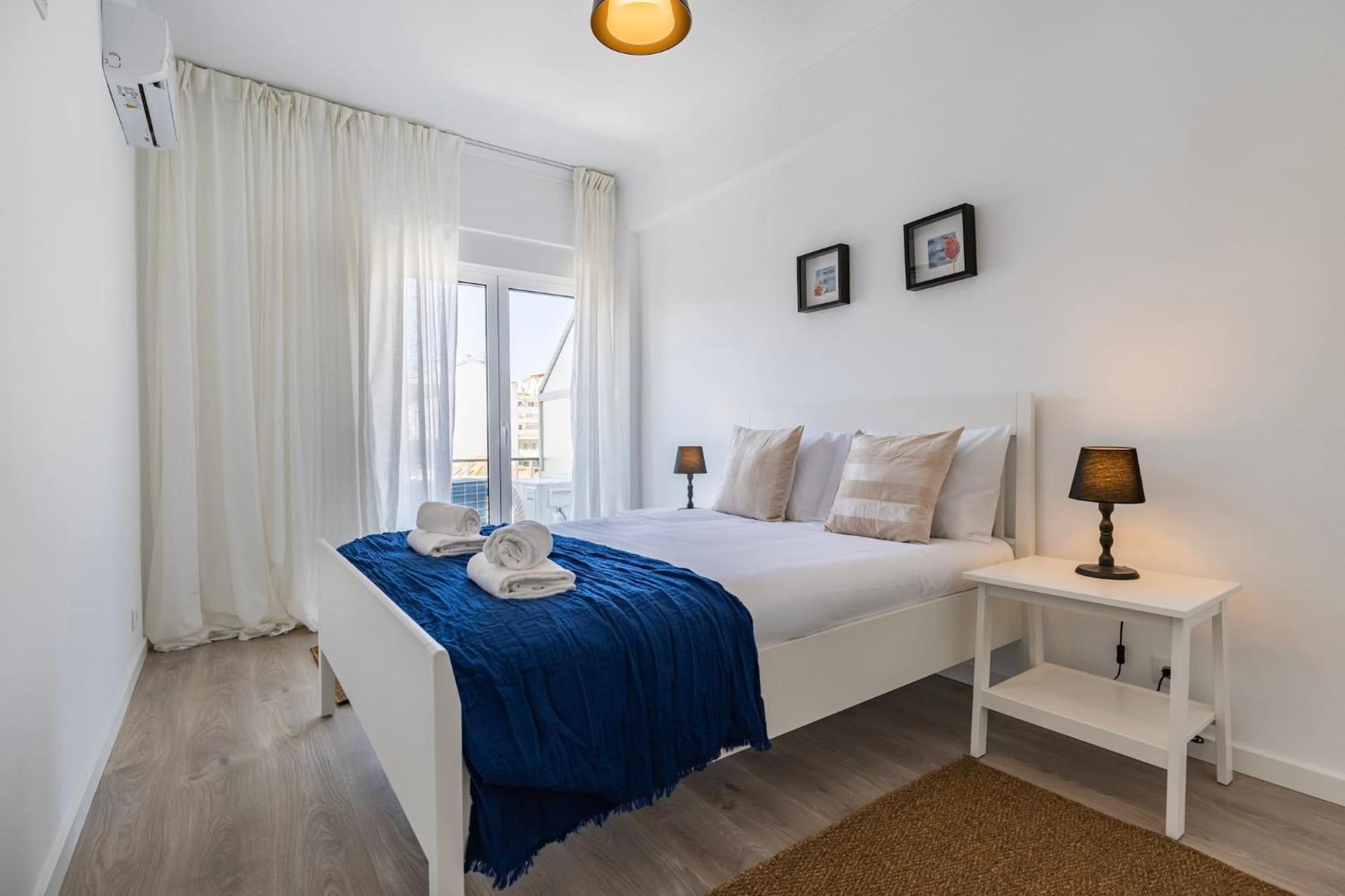 Urban Elegance Apartment Алмада Екстериор снимка