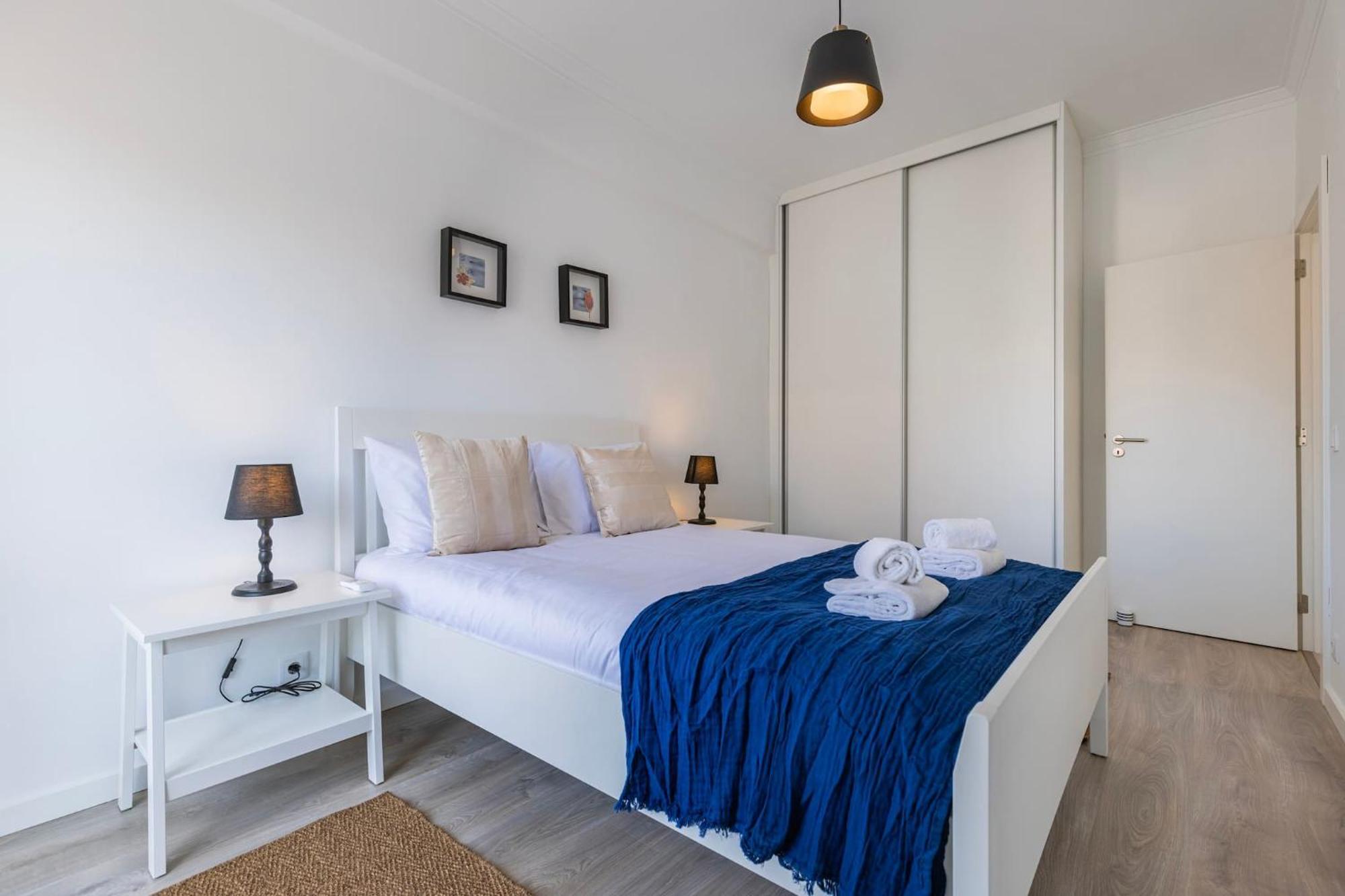 Urban Elegance Apartment Алмада Екстериор снимка