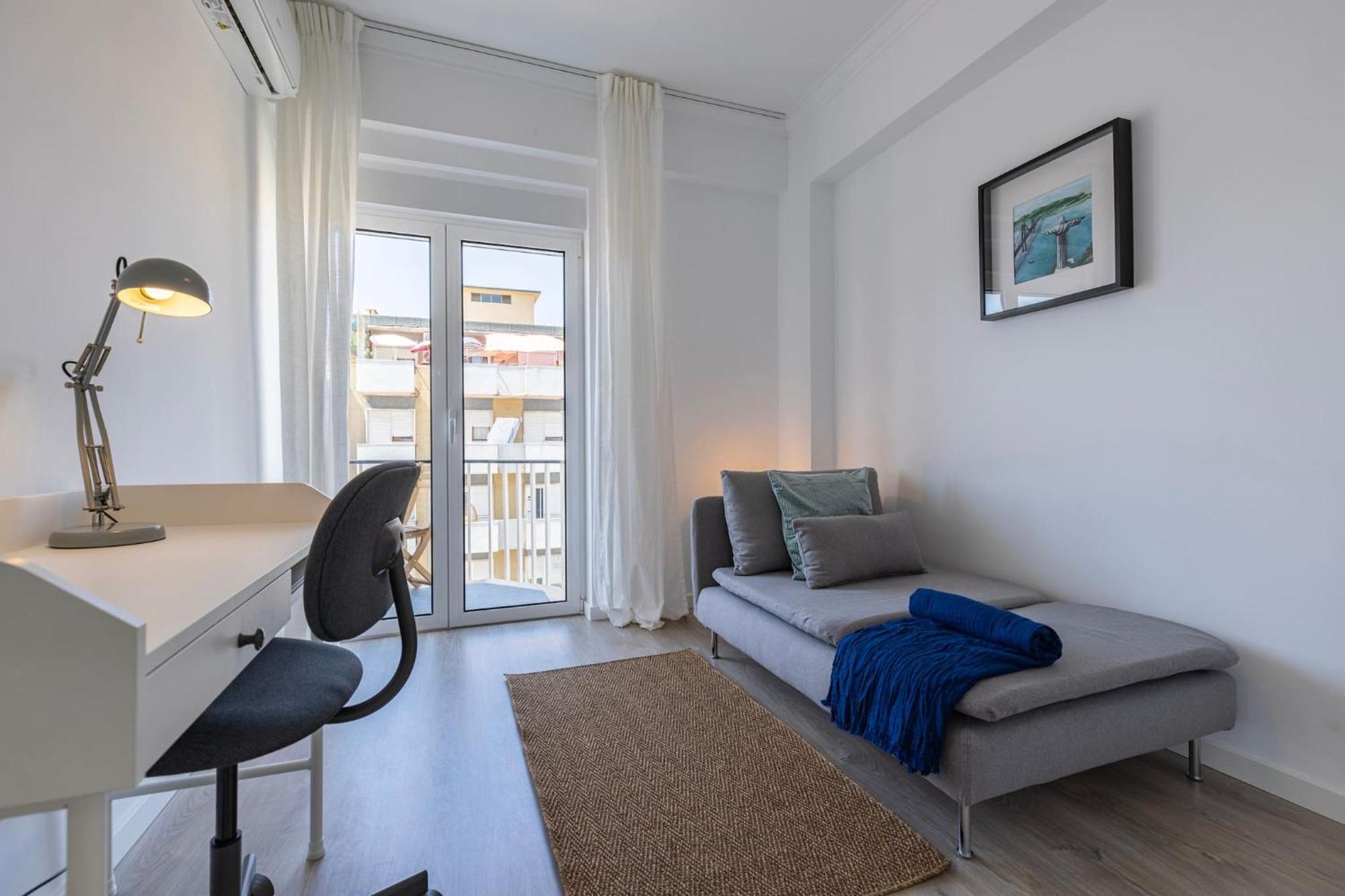 Urban Elegance Apartment Алмада Екстериор снимка